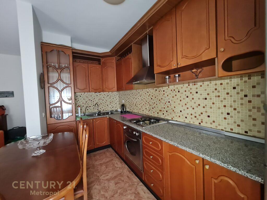 Qira | Apartament 2+1 | 9 Katëshet | 700€