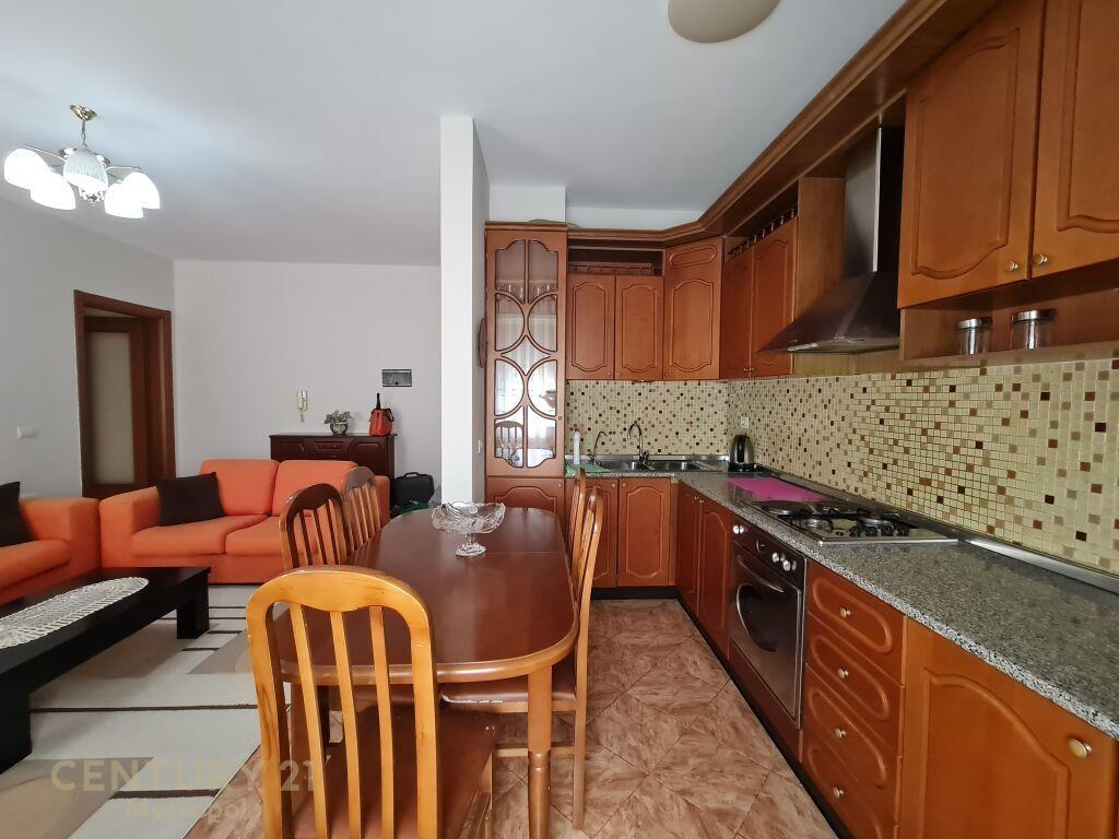 Qira | Apartament 2+1 | 9 Katëshet | 700€