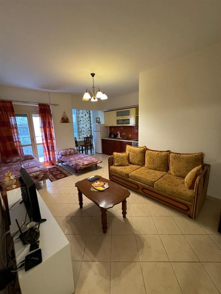 Shpi me qera 250 euro ne lungomare