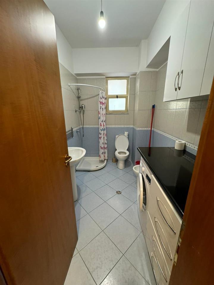 Shpi me qera 250 euro ne lungomare