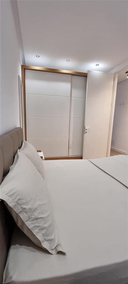 Apartament me qera ditore prane Qendres!