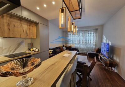 Shitet apartament 2+1+2+parking Rruga Siri Kodra