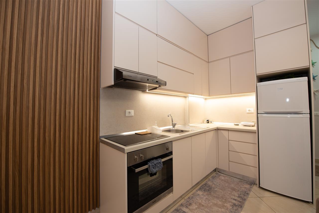 SHITET APARTAMENT 1+1 pranë Marina Bay Uji Ftohte Vlorë