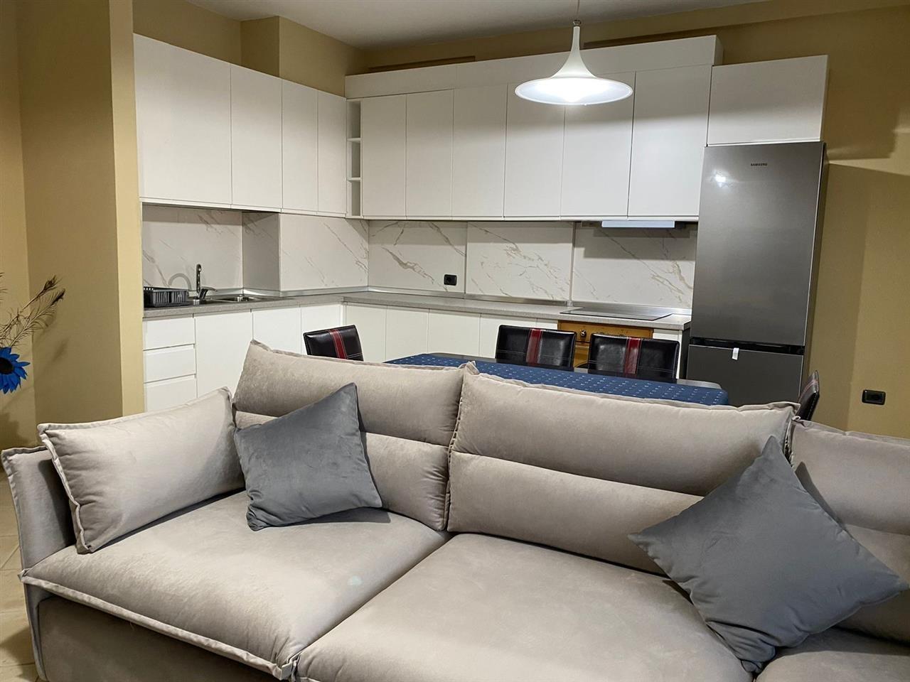 Jepet super apartament ne qender