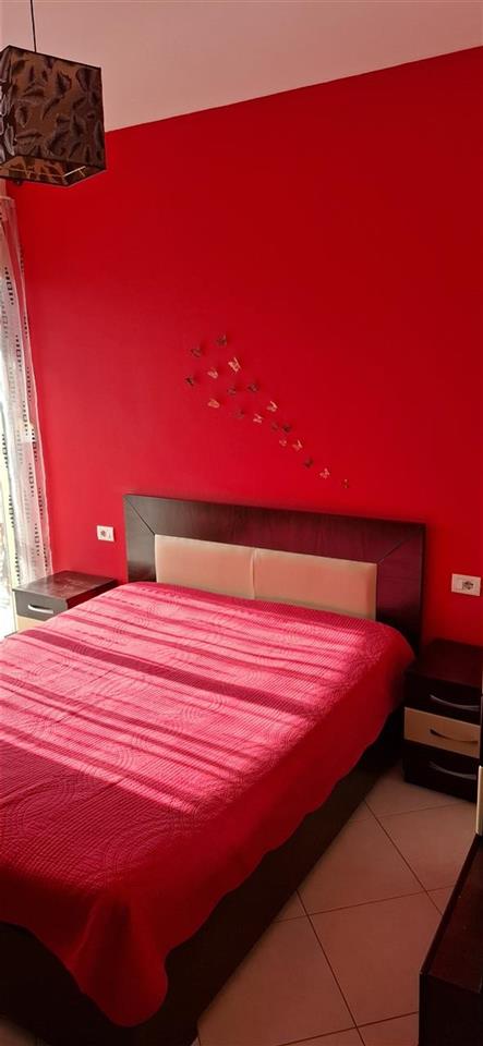 Jepet me qera 1+1+ballkon, prane Hotel Marinaj Unaza e Re