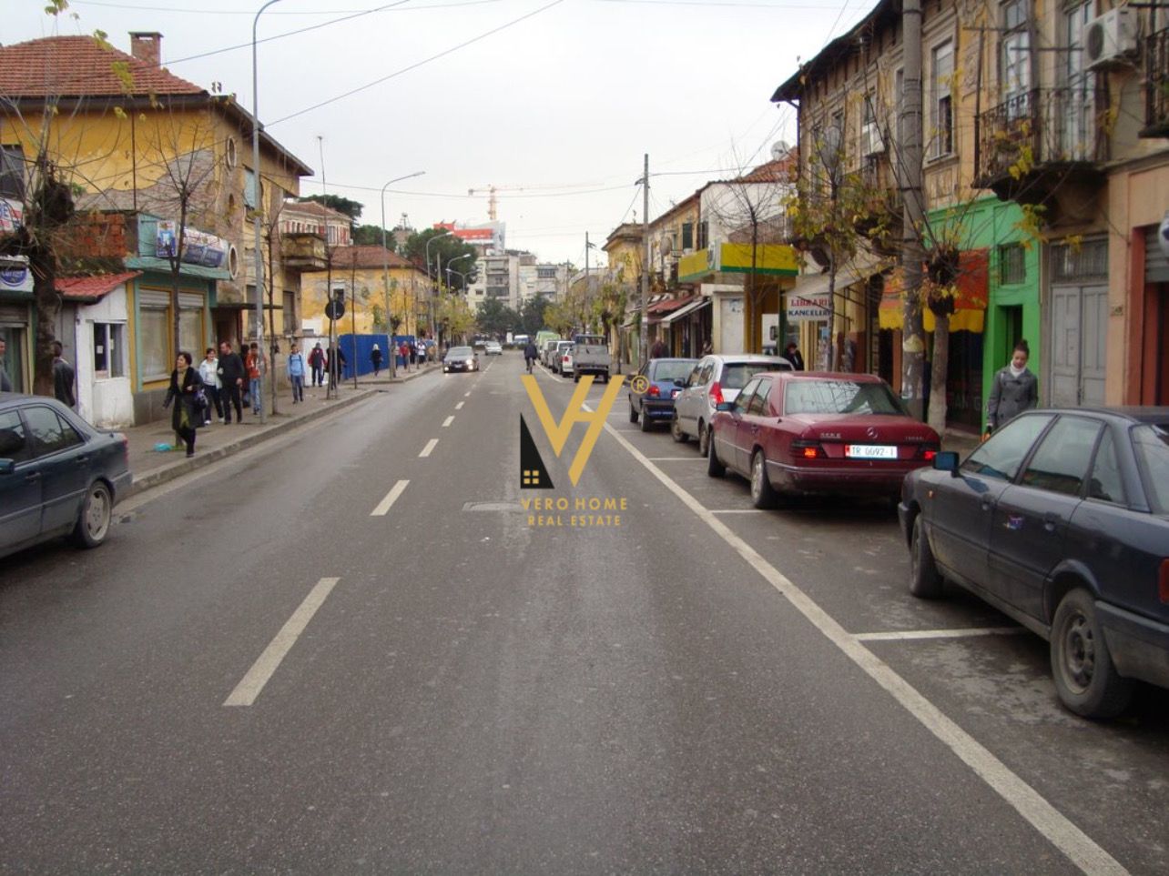 DYQAN 50 M2 ME QERA TEK RR HOXHA TAHSIM 70.000LEKE