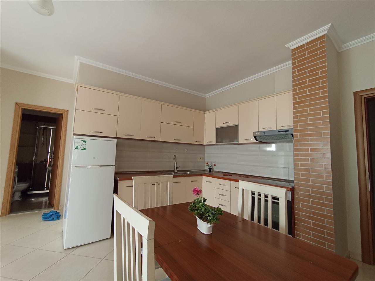APARTAMENT 1 + 1 Me QERA (VIJE E PARE DETI )