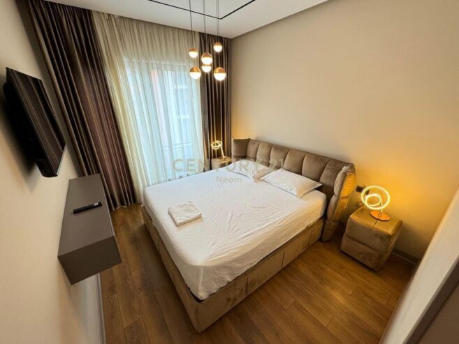 SHITET, APARTAMENT LUKSOZ 2+1+2 ME POST PARKIMI TE KOMPLEKSI