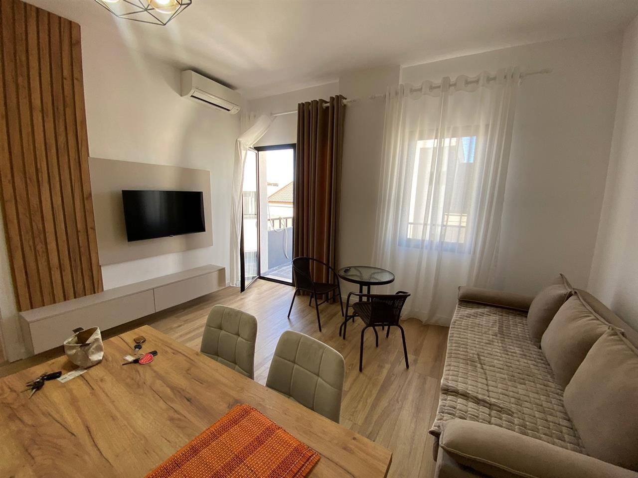 Apartament me qera 1+1