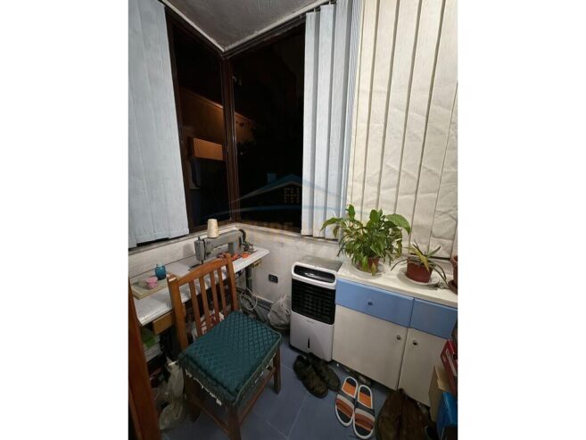 Shitet, Apartament 1+1 , Laprakë, Tiranë