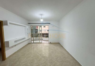 Shitet, Apartament 1+1, Unaza e Re.