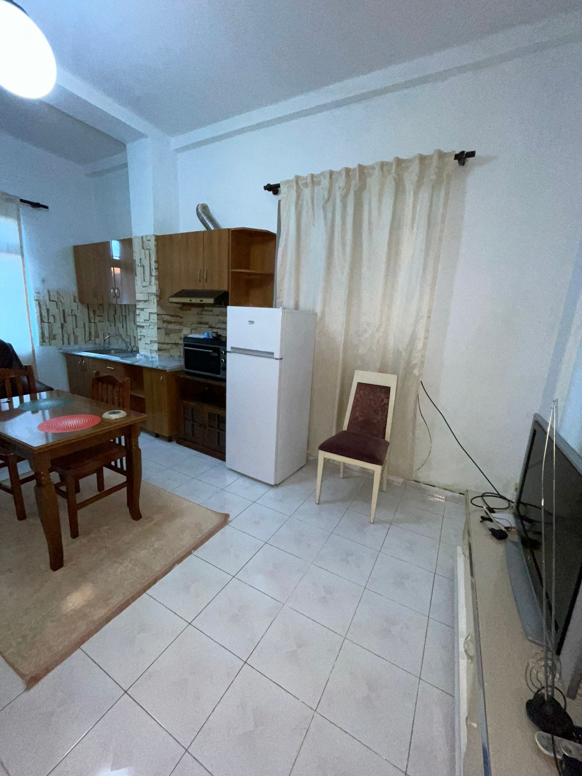 Apartament 1+1 me qira tek 9-Katshet
