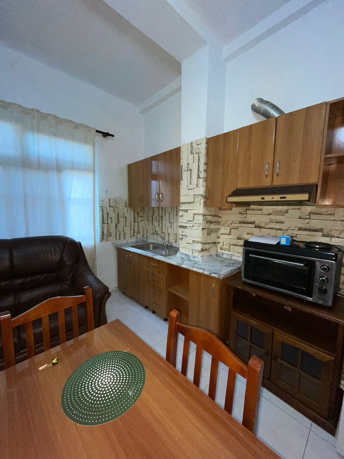 Apartament 1+1 me qira tek 9-Katshet
