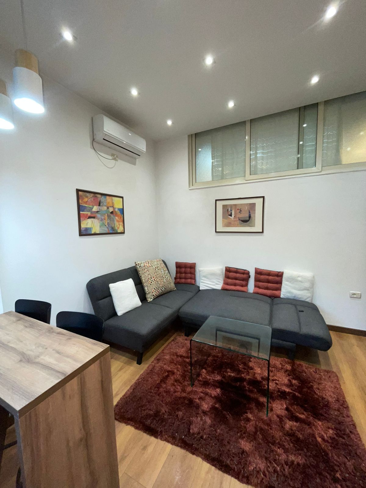 Apartament me qira 1+1 tek 9-Katshet