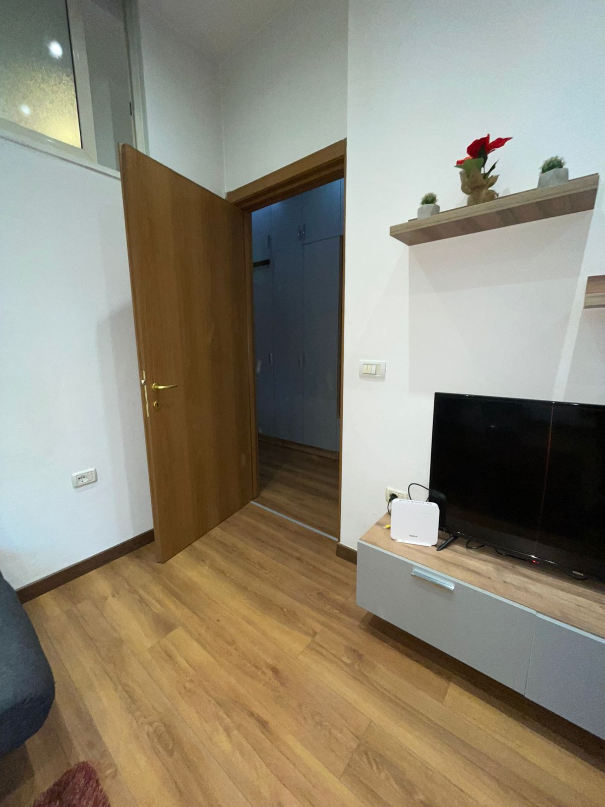 Apartament me qira 1+1 tek 9-Katshet