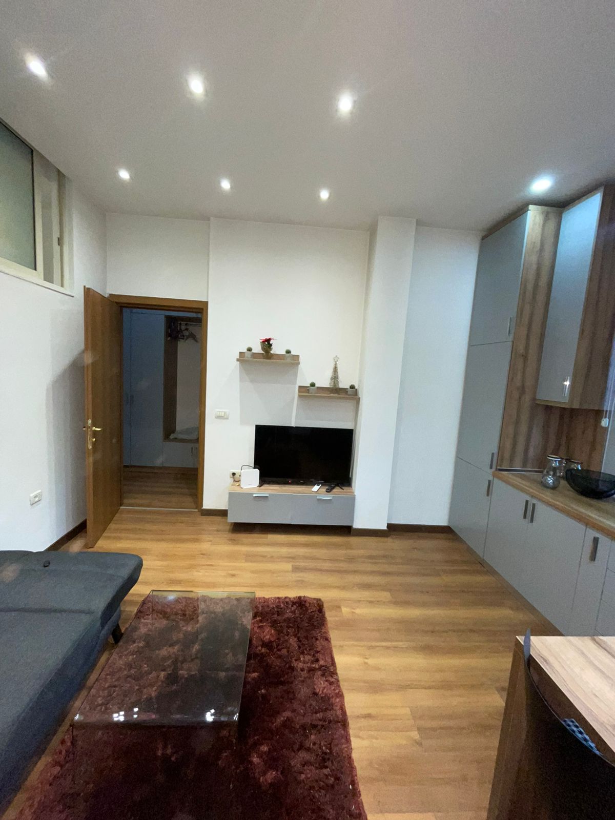 Apartament me qira 1+1 tek 9-Katshet