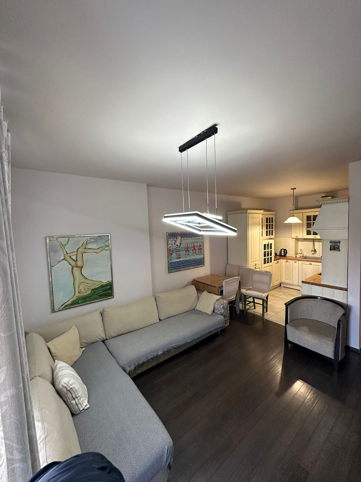 Jepet ,Apartament 2+1+2 me Qera + Post Parkimi