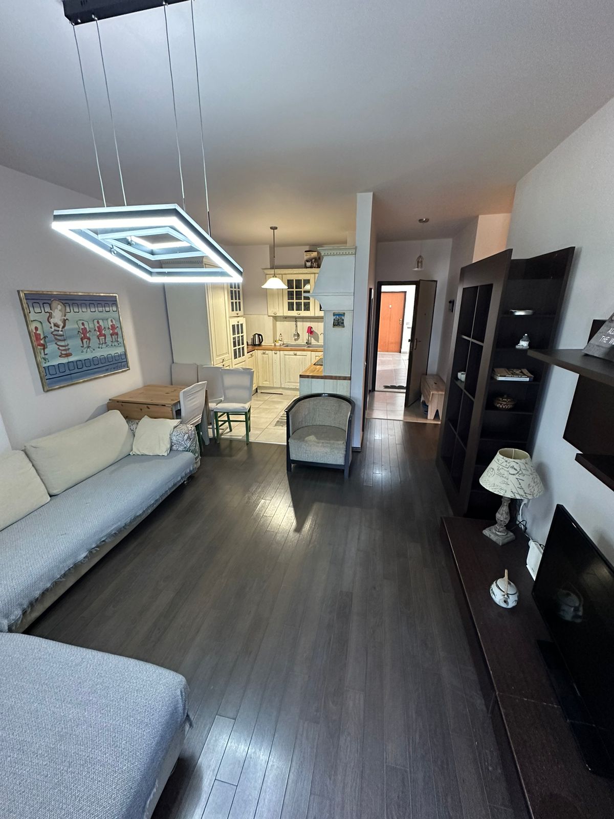 Jepet ,Apartament 2+1+2 me Qera + Post Parkimi