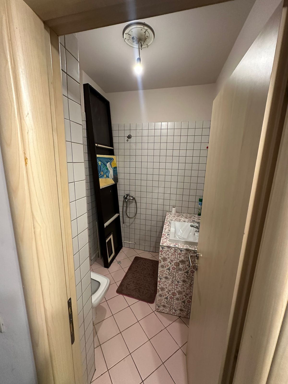 Jepet ,Apartament 2+1+2 me Qera + Post Parkimi