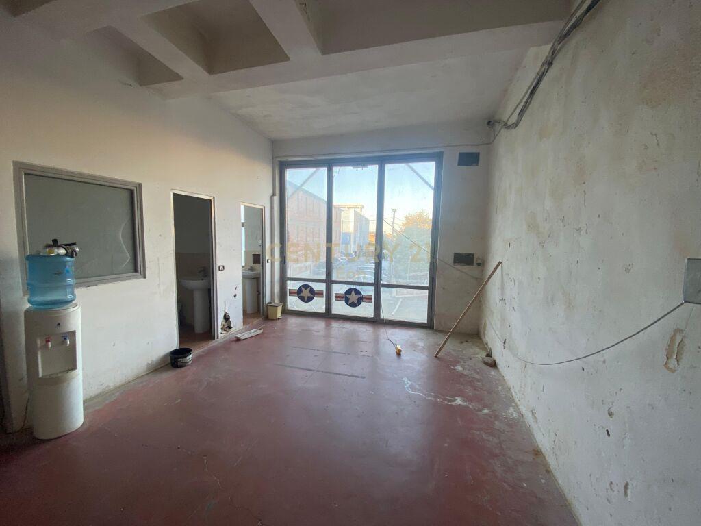 JEPET KAPANON ME QIRA NE SHKOZET!