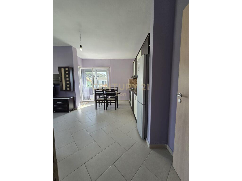 Apartament 1+1 me Pamje nga Deti tek Shkëmbi i Kavajës!