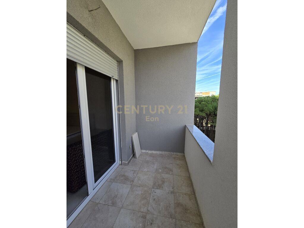 Apartament 1+1 me Pamje nga Deti tek Shkëmbi i Kavajës!