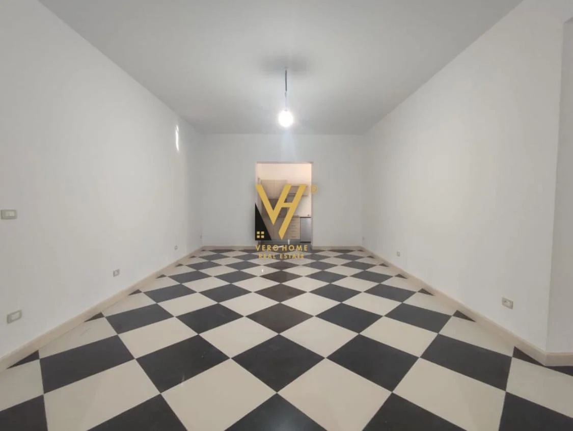 ZYRE 150 M2 ME QERA TE STADIUMI DINAMO 2.000 EURO