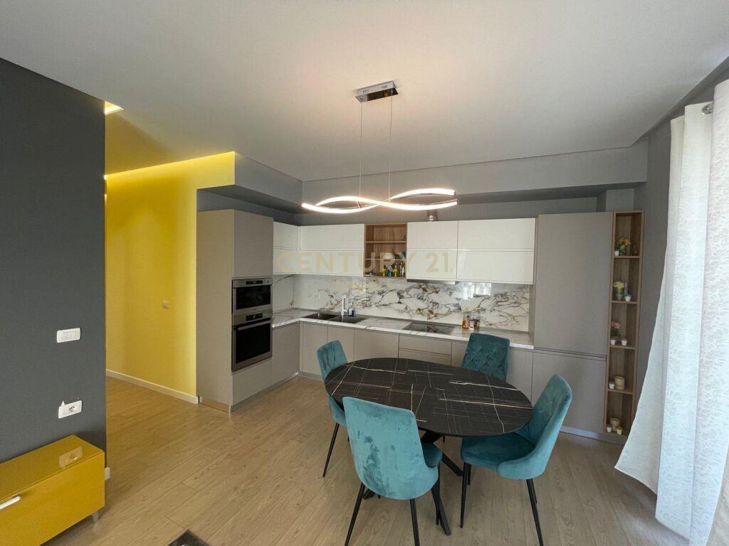 JAPIM ME QIRA 3+1+2 + POST PARKIMI PRANE ISH DOGANES !!!