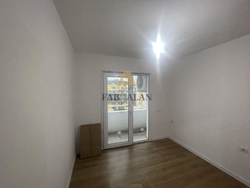 3+1 ME QERA TEK KRYQEZIMINI LAPRAKES!