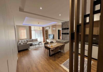 Shitet apartament 3+1 tek Liqeni i Thate