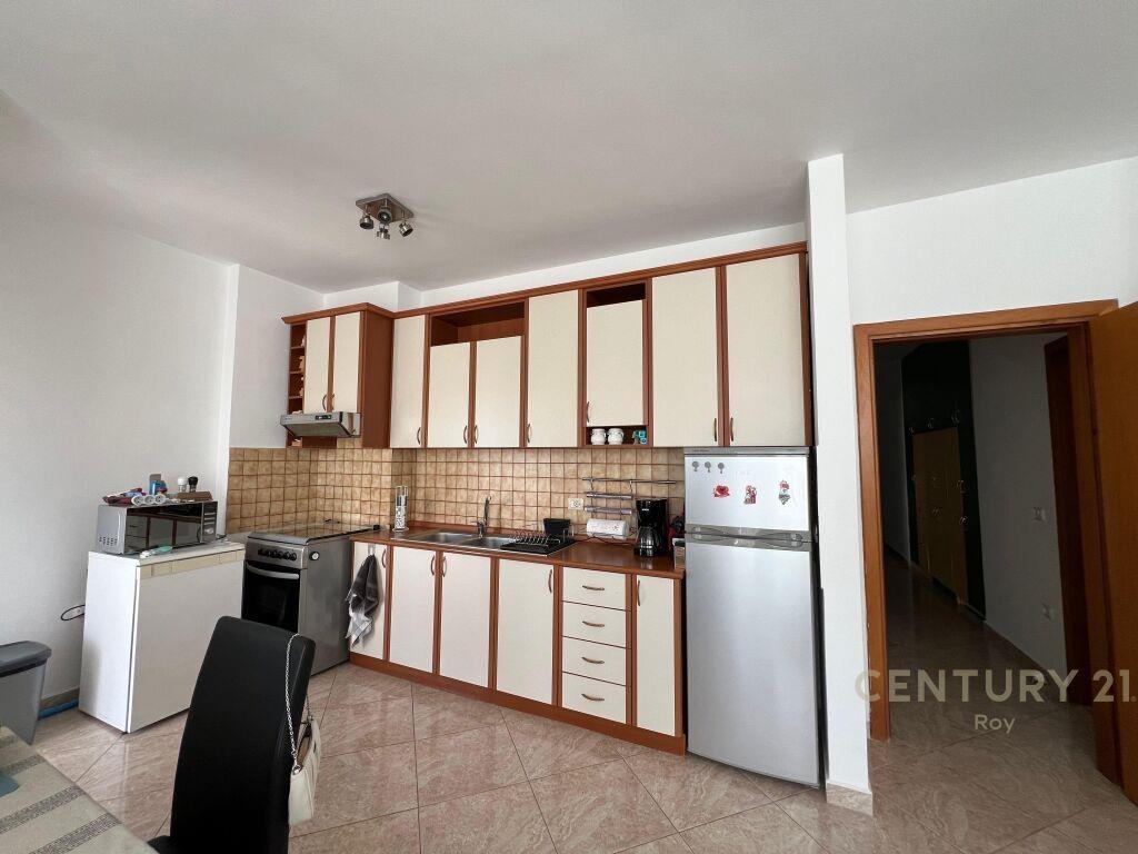 Shitet Apartament 2+1 në Mali i Robit, Durrës !!