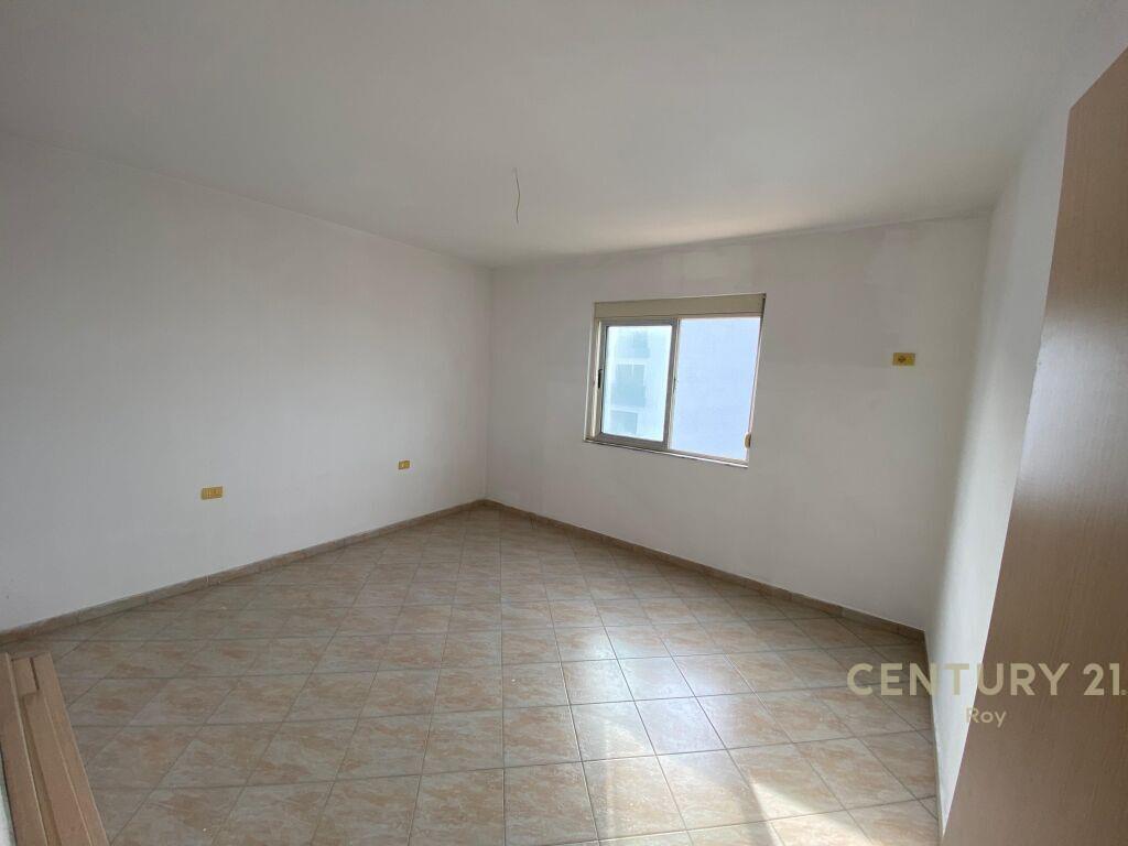 SHITET APARTAMENT 2+1+2T ME PAMJE DETI NE PLAZH, STACIONI I