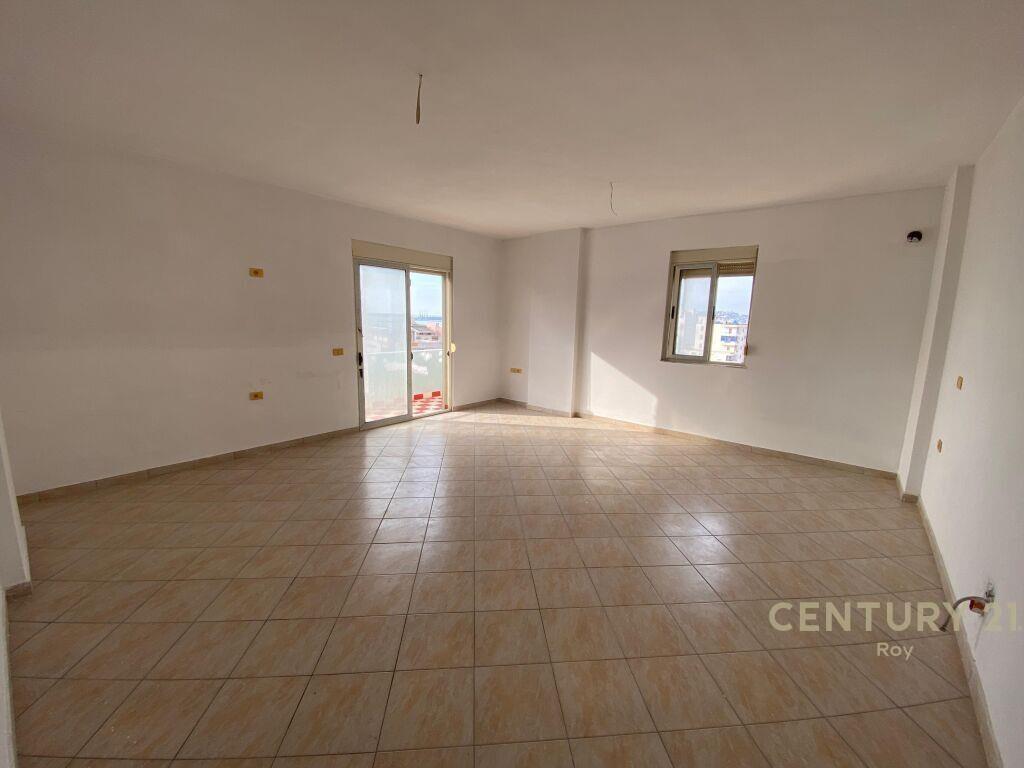 SHITET APARTAMENT 2+1+2T ME PAMJE DETI NE PLAZH, STACIONI I