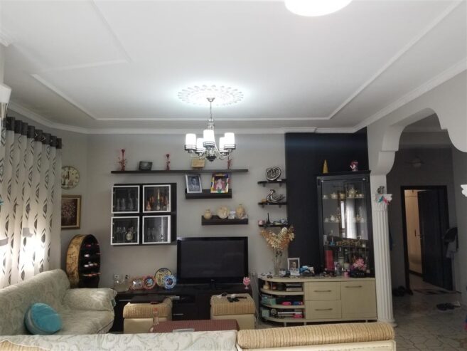 Jap me qera Vile 4 katëshe+papafingo+garazh, 3500 Euro/muaj