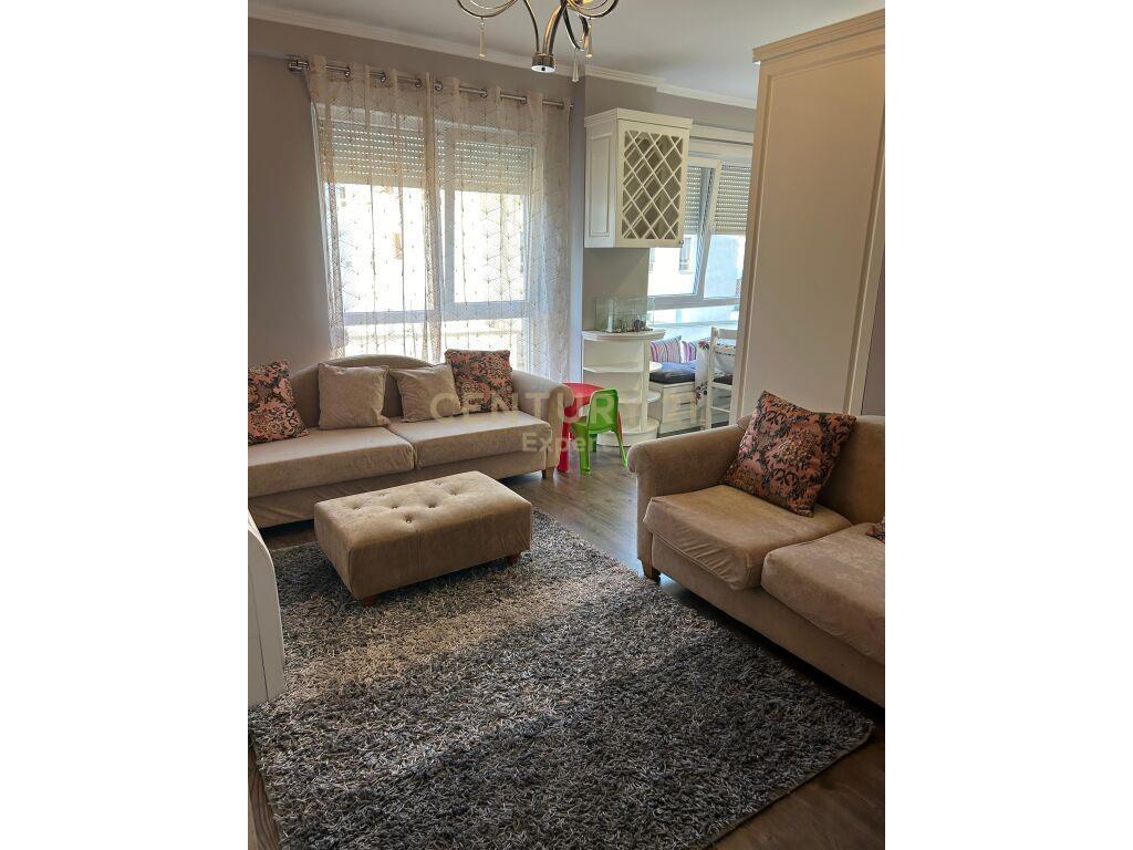 JAPIM ME QIRA APARTAMENT 2+1+PARKIM TEK KONTAKT!expert101935