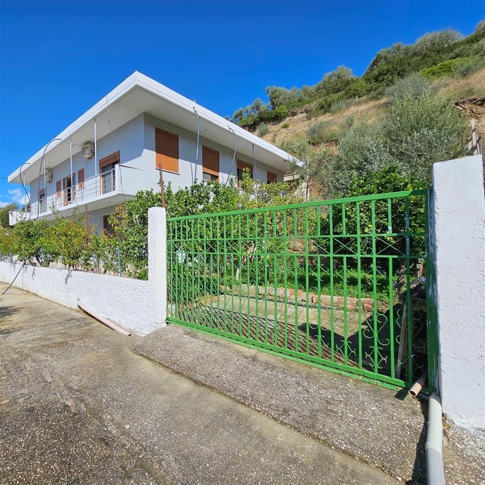 SHITET VILE 2 KATESHE UJI FTOHT VLORË ! 181m2 . 500 M2 TRUAL