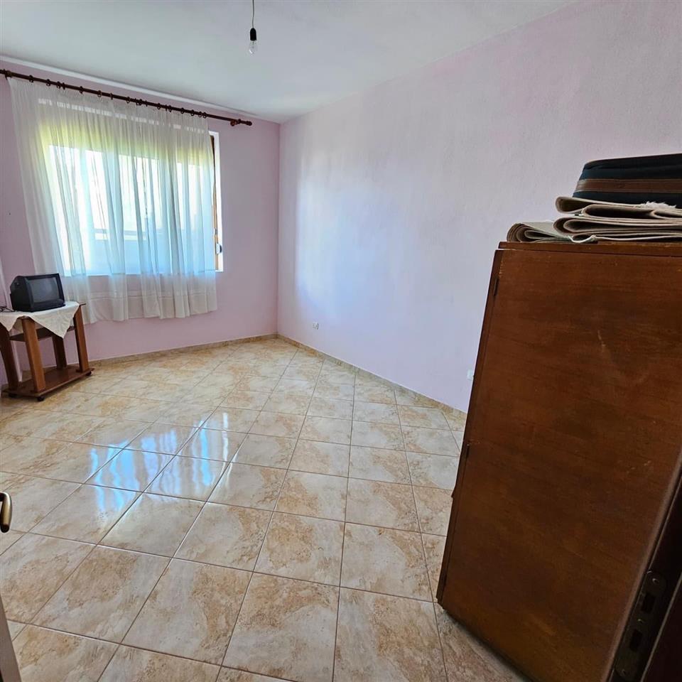 SHITET VILE 2 KATESHE UJI FTOHT VLORË ! 181m2 . 500 M2 TRUAL
