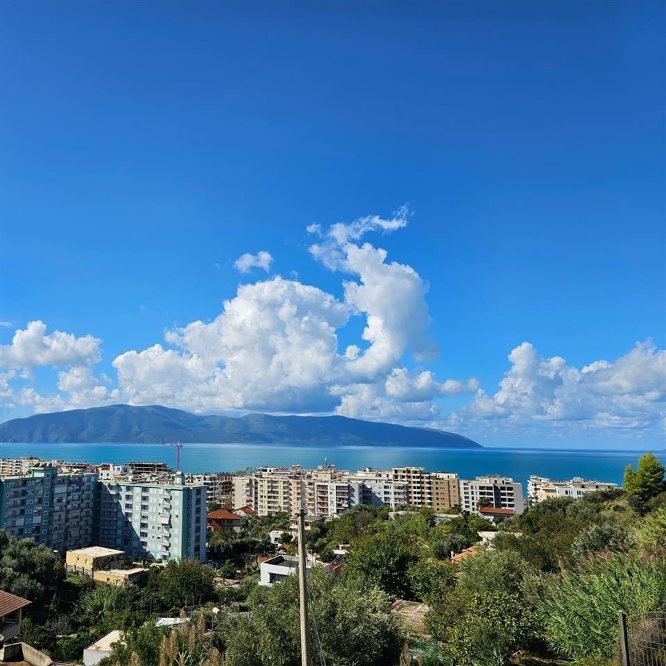 SHITET VILE 2 KATESHE UJI FTOHT VLORË ! 181m2 . 500 M2 TRUAL