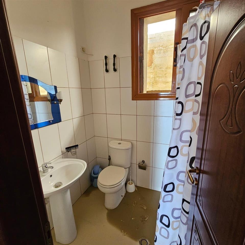 SHITET VILE 2 KATESHE UJI FTOHT VLORË ! 181m2 . 500 M2 TRUAL