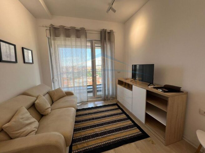 Shitet, Garsoniere, 21 Dhjetori, Tiranë