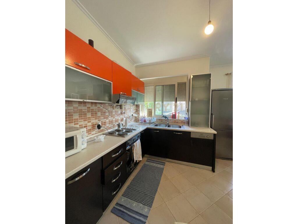 JEPET ME QIRA APARTAMENT 2+1+2 TE LURA 3 NE GJIRIN E LALZIT!