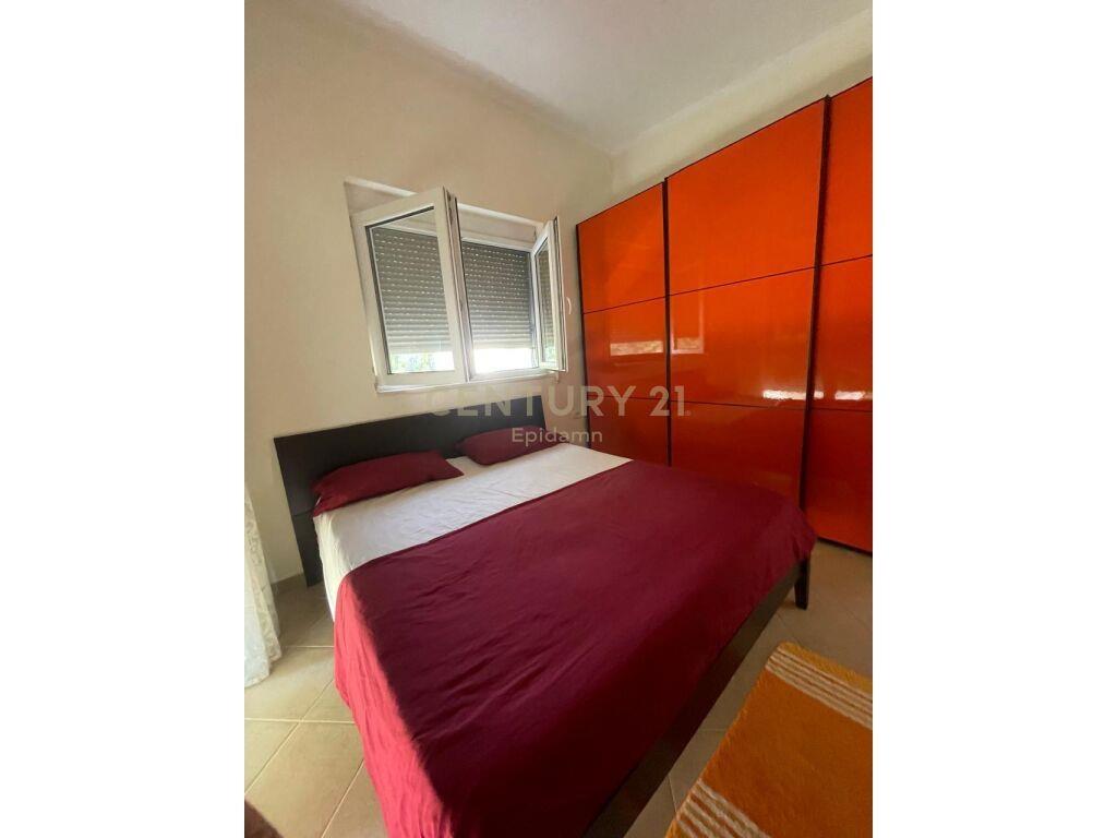 JEPET ME QIRA APARTAMENT 2+1+2 TE LURA 3 NE GJIRIN E LALZIT!