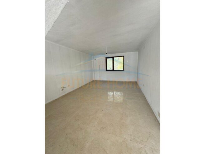 Shitet, Duplex, Kopshti Zologjik.