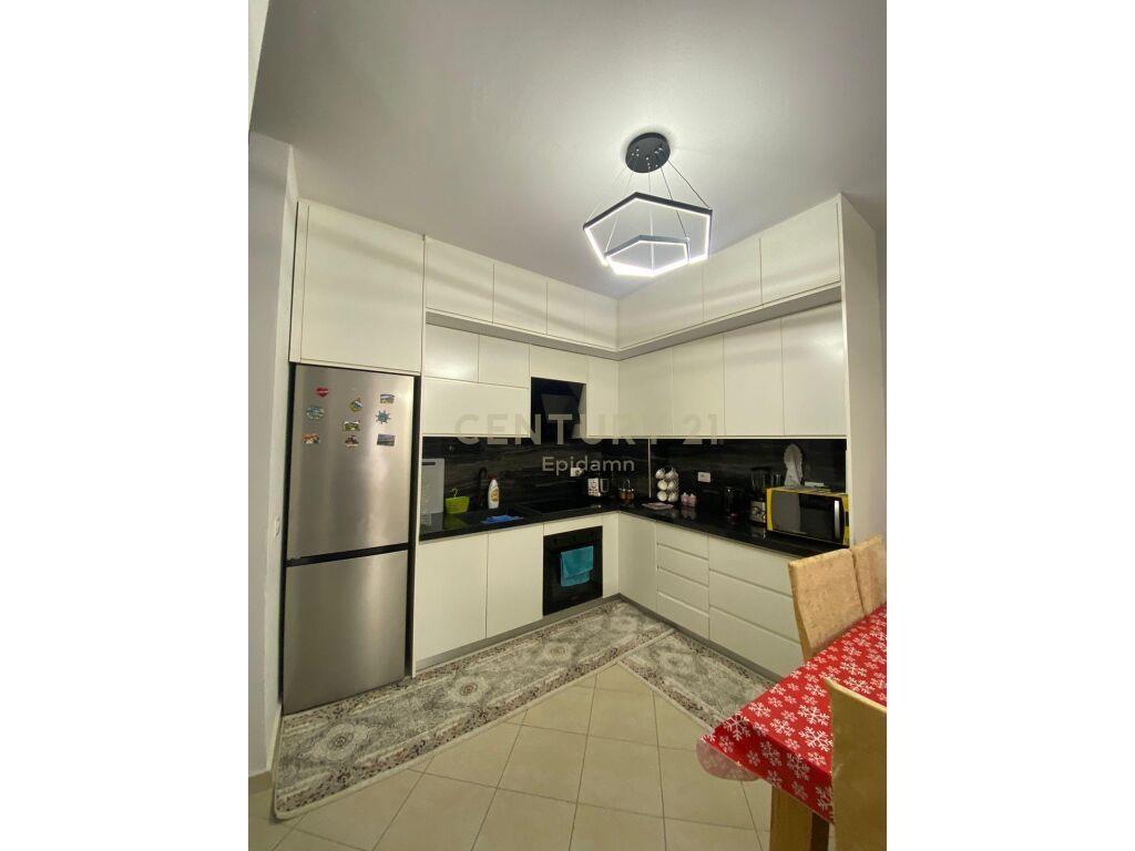 SHITET APARTAMENT 2+1 NE PLAZH,DURRES!