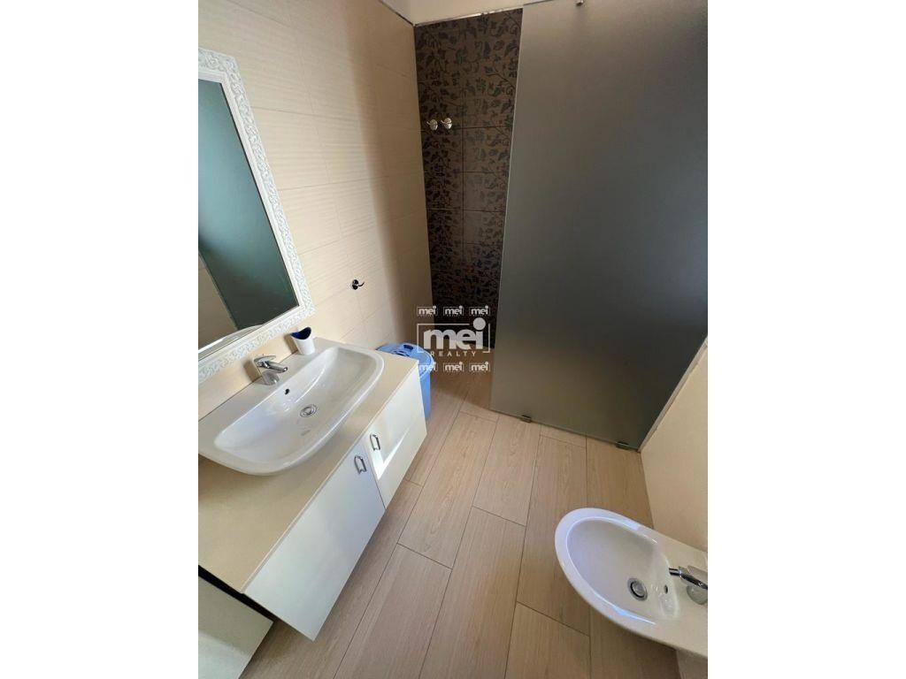 JEPET ME QIRA APARTAMENT 2+1 ME PAMJE NGA DETI, VILA E ZOGUT