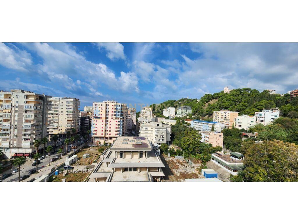 SHITET PAPAFINGO ME PAMJE DETI NE ZONEN E VOLLGES !