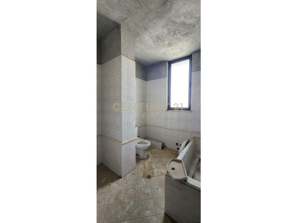 SHITET PAPAFINGO ME PAMJE DETI NE ZONEN E VOLLGES !