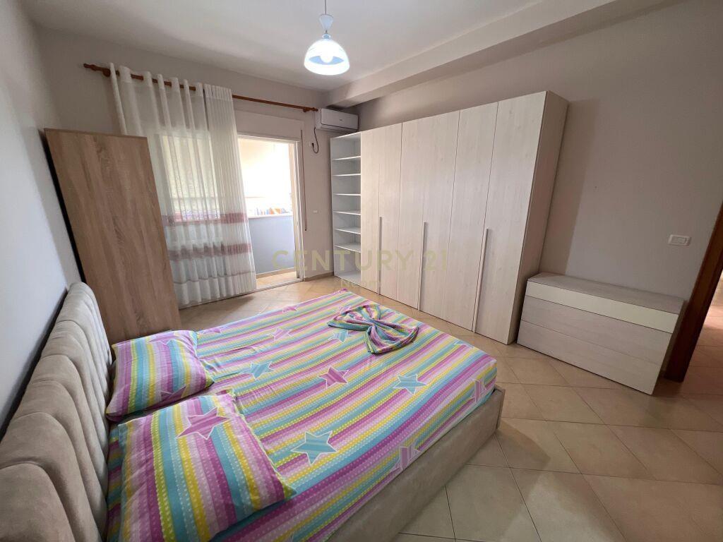 Jepet me qira Apartament 3+1 900 € Neom101956