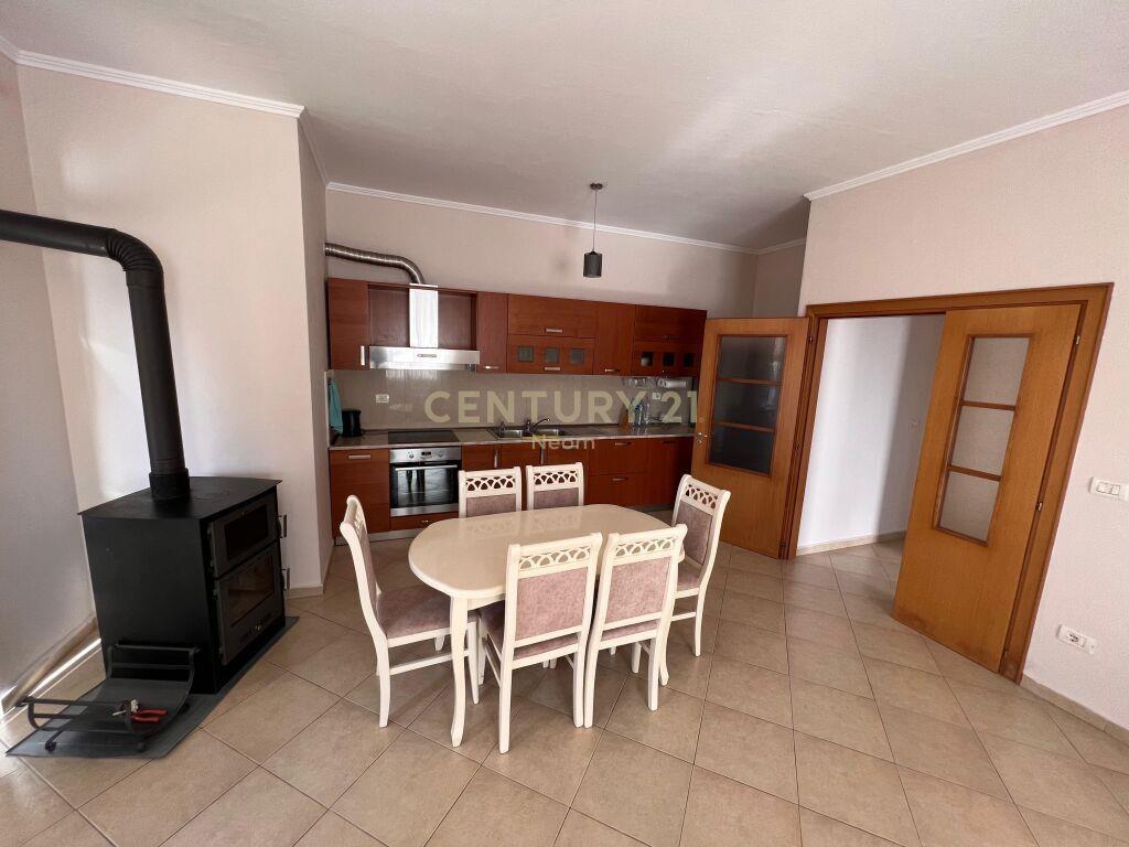 Jepet me qira Apartament 3+1 900 € Neom101956