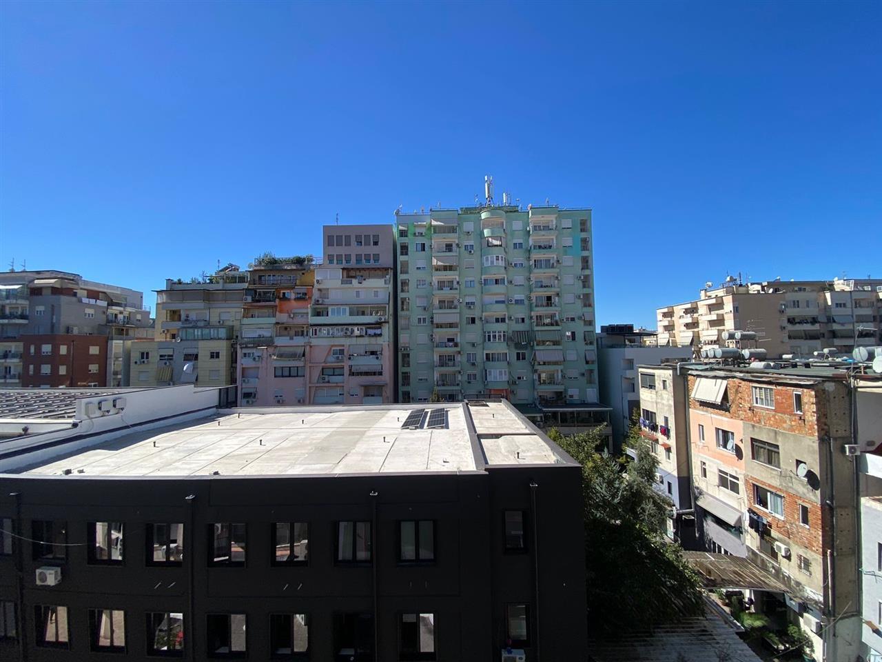 QERA AMBIENT ZYRASH BLLOKU TIRANË